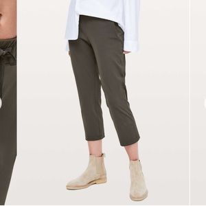 Lululemon On The Fly Crop *23" SIZE 6